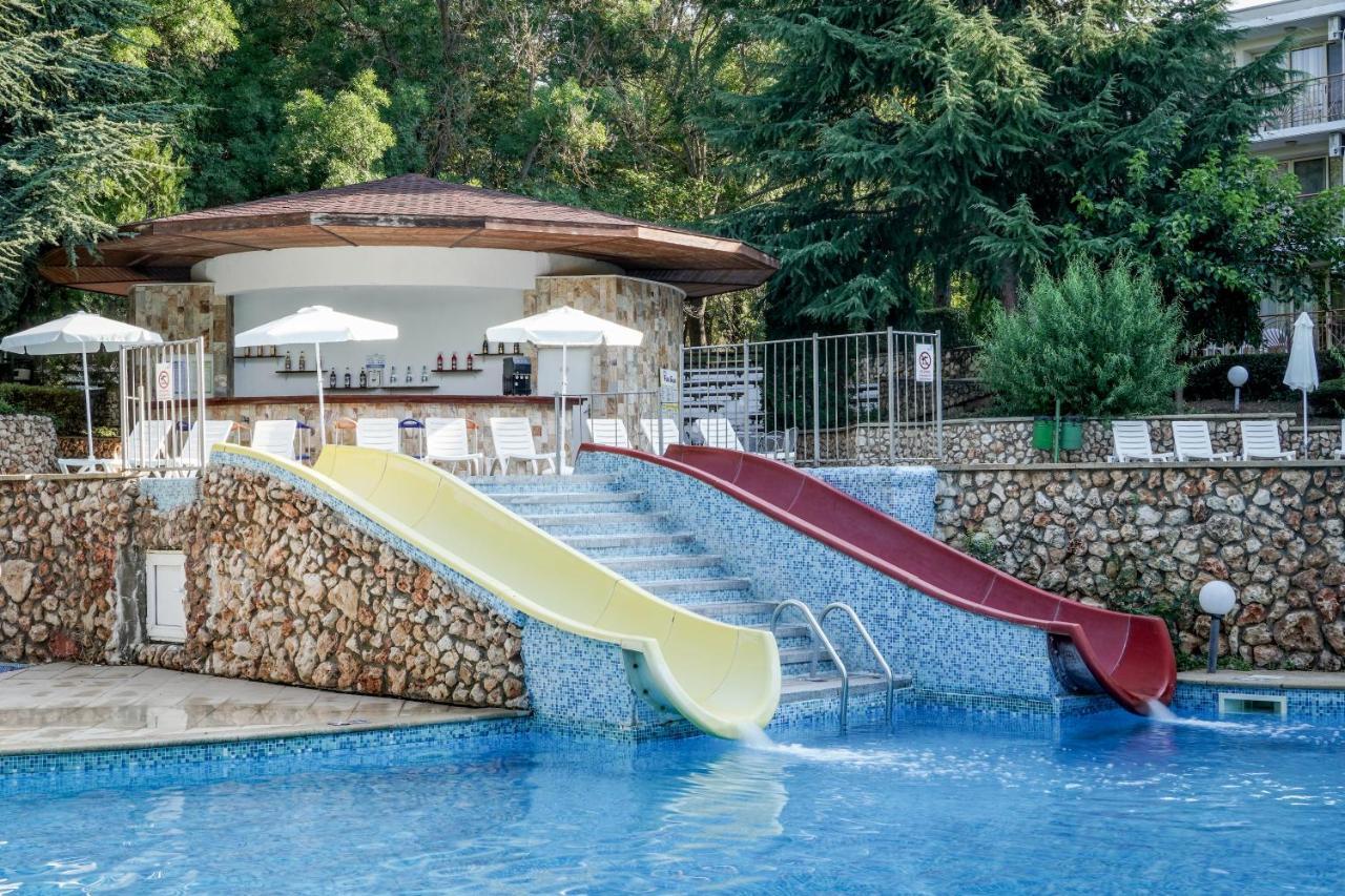 Vita Park Hotel & Aqua Park อัลเบนา ภายนอก รูปภาพ