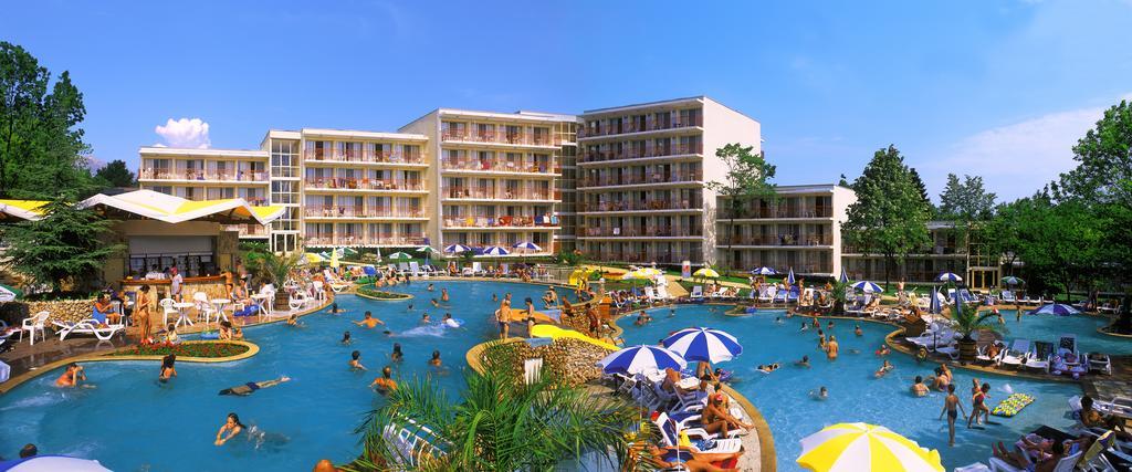 Vita Park Hotel & Aqua Park อัลเบนา ภายนอก รูปภาพ
