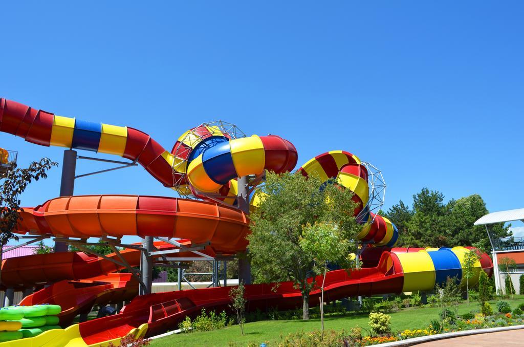 Vita Park Hotel & Aqua Park อัลเบนา ภายนอก รูปภาพ